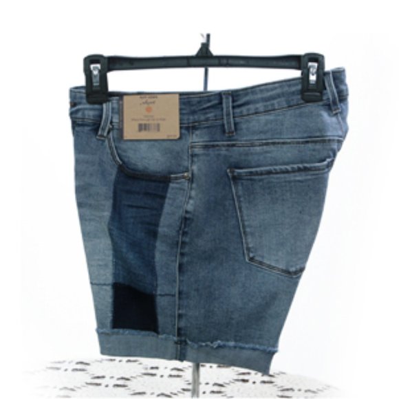 Blue Jean Shorts Mid Rise Size 6 NWT - Picture 3 of 5